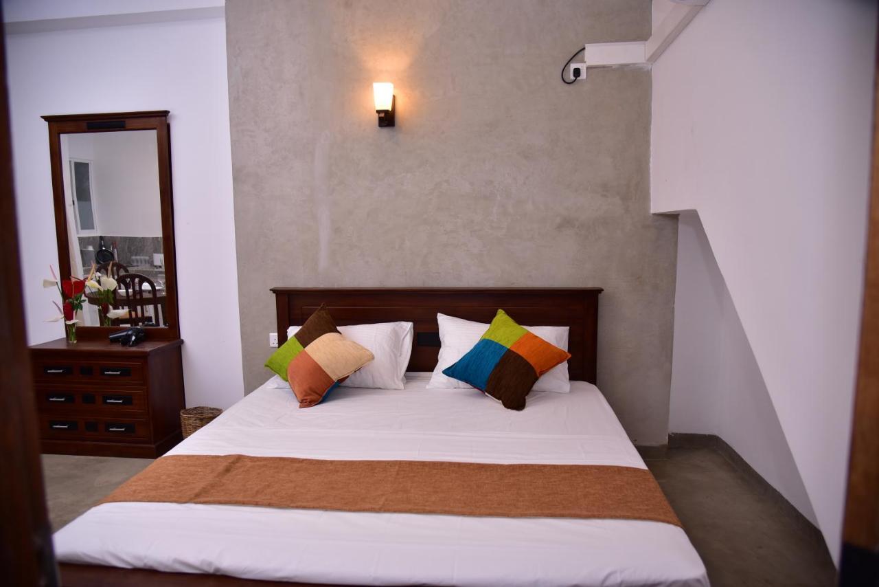 Lily Holiday Apartments Hikkaduwa Exterior foto